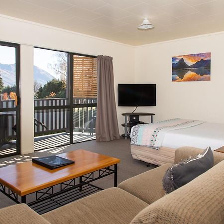 Ride Base Wanaka Apartments Екстериор снимка