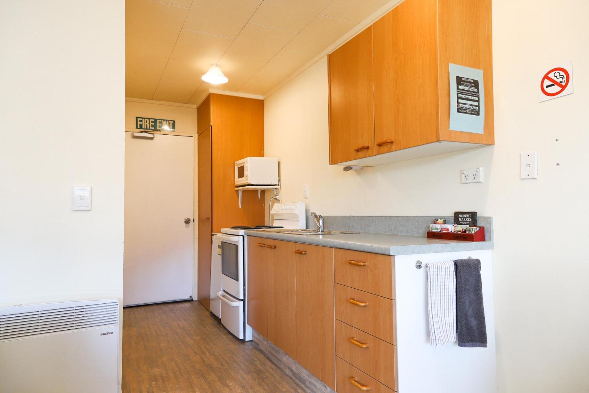 Ride Base Wanaka Apartments Екстериор снимка