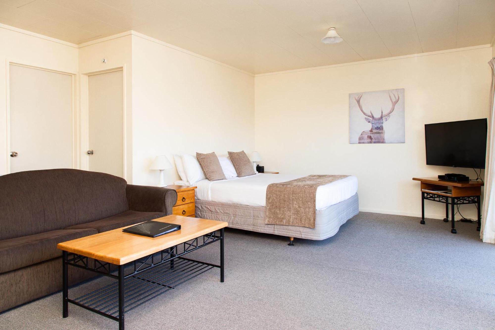 Ride Base Wanaka Apartments Екстериор снимка
