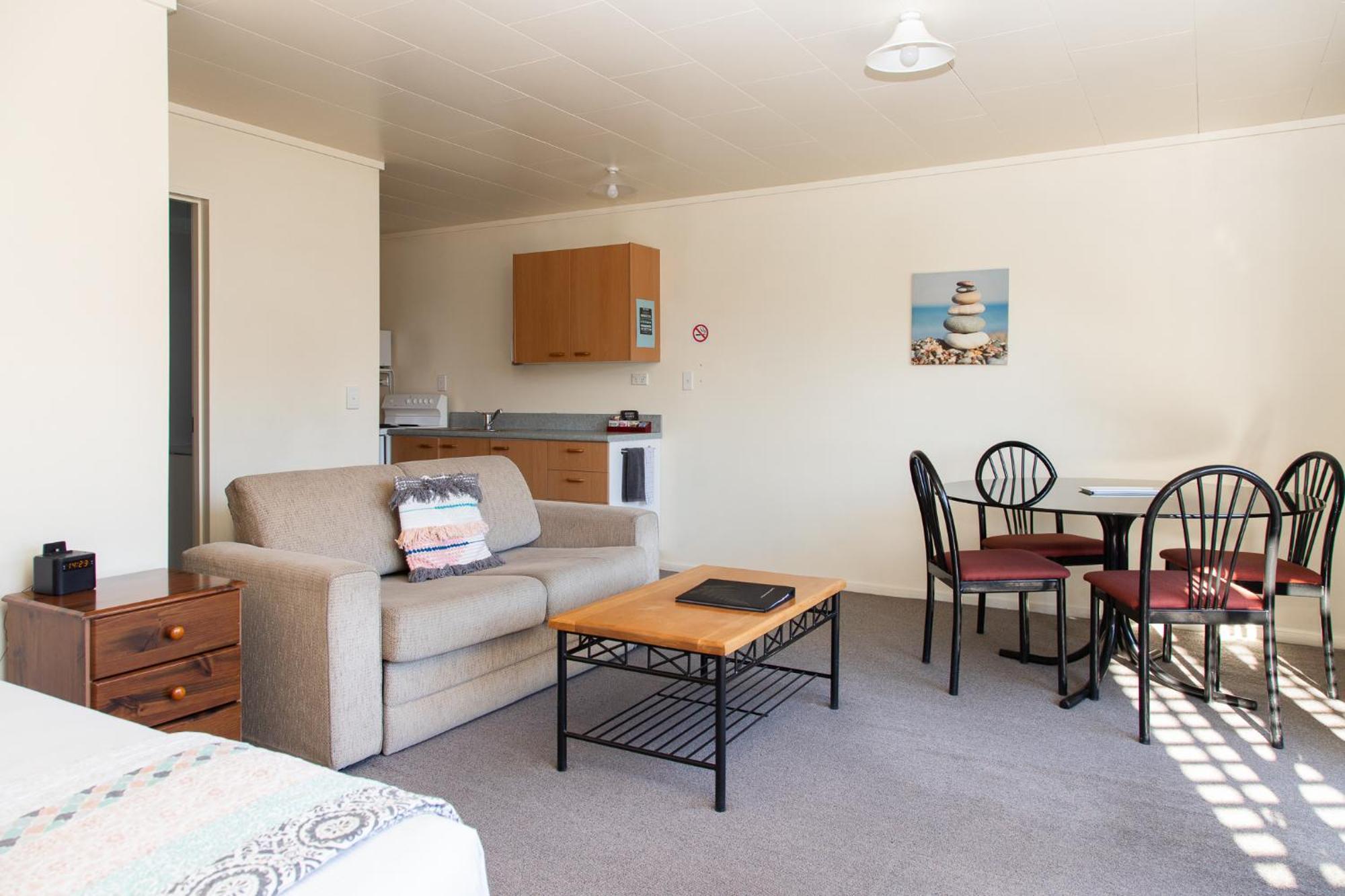 Ride Base Wanaka Apartments Екстериор снимка