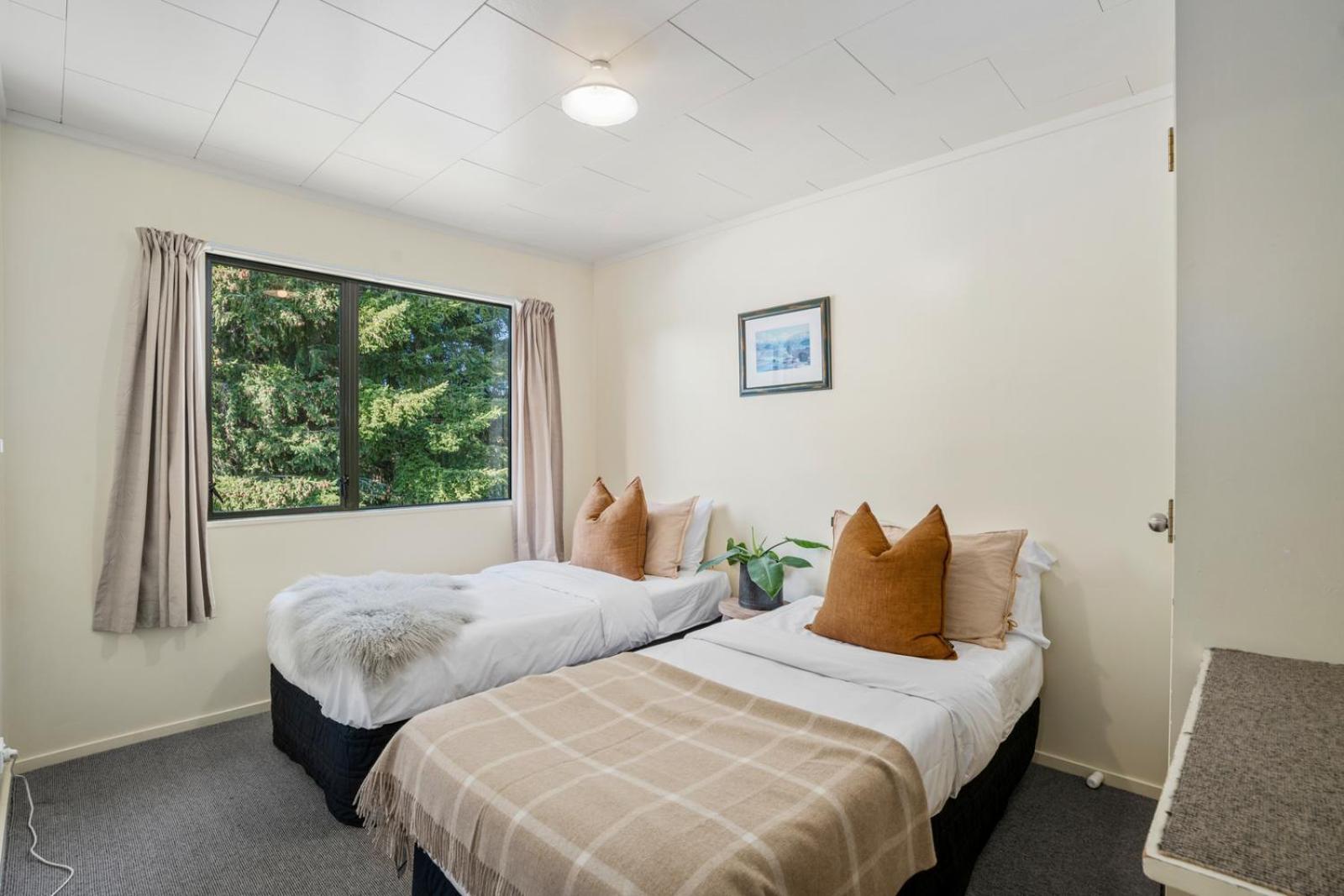 Ride Base Wanaka Apartments Екстериор снимка