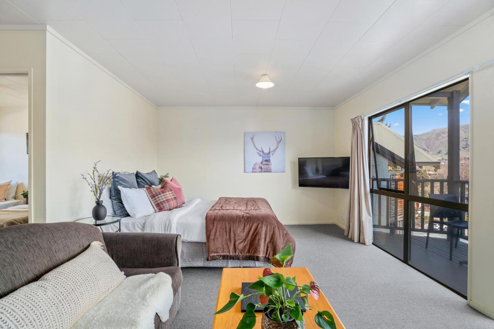 Ride Base Wanaka Apartments Екстериор снимка
