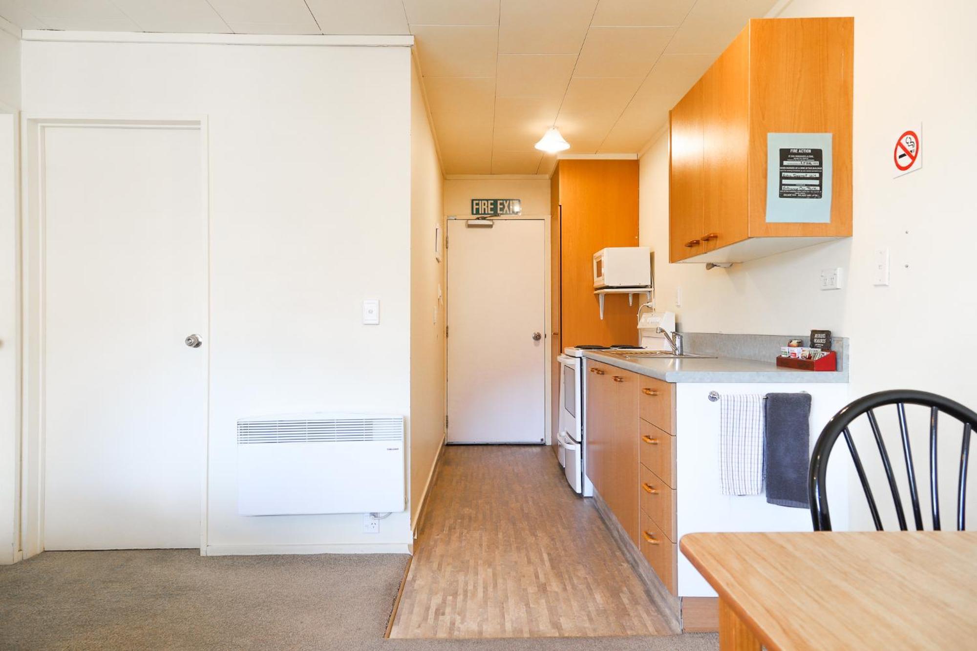 Ride Base Wanaka Apartments Екстериор снимка