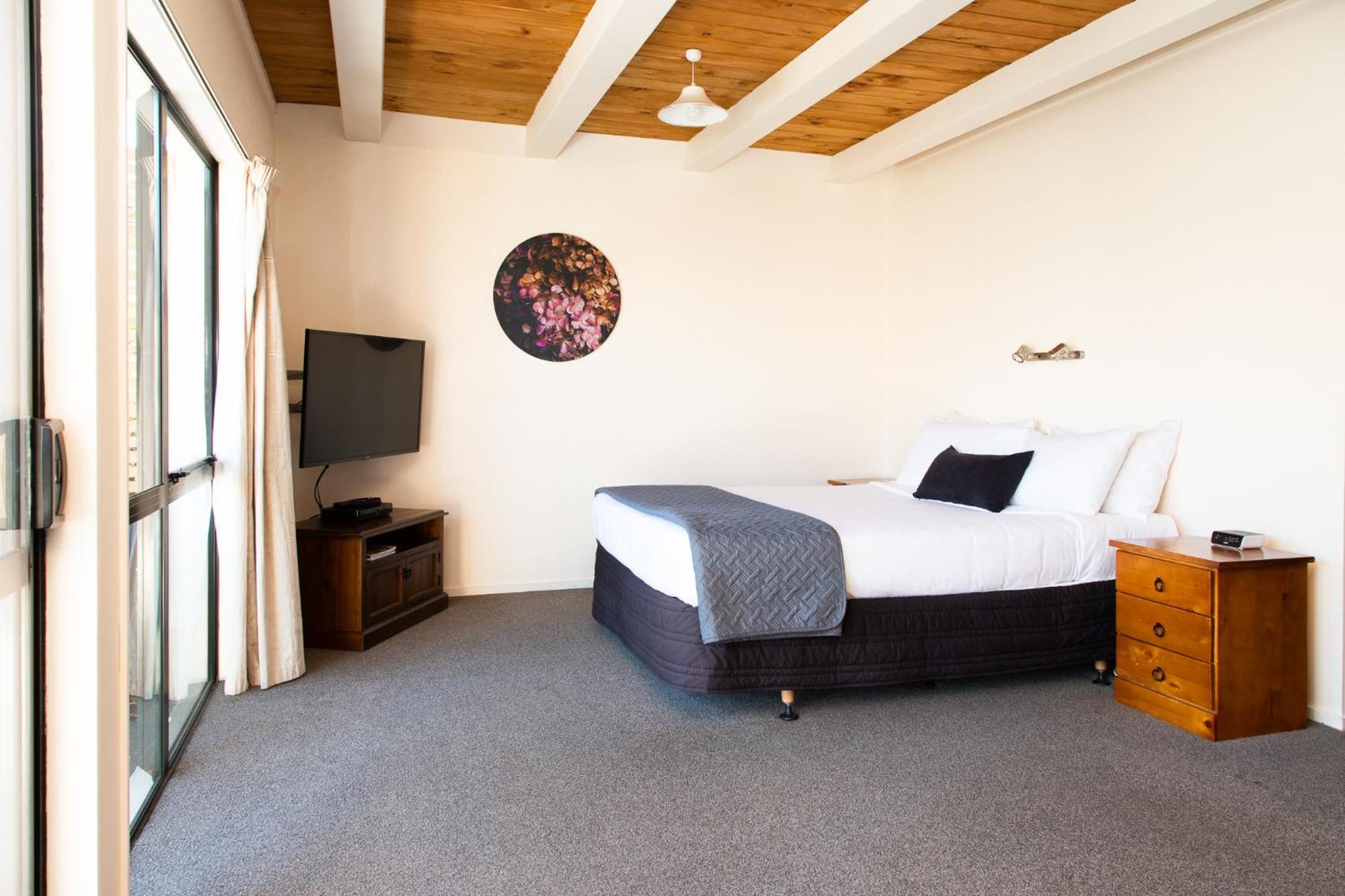 Ride Base Wanaka Apartments Екстериор снимка