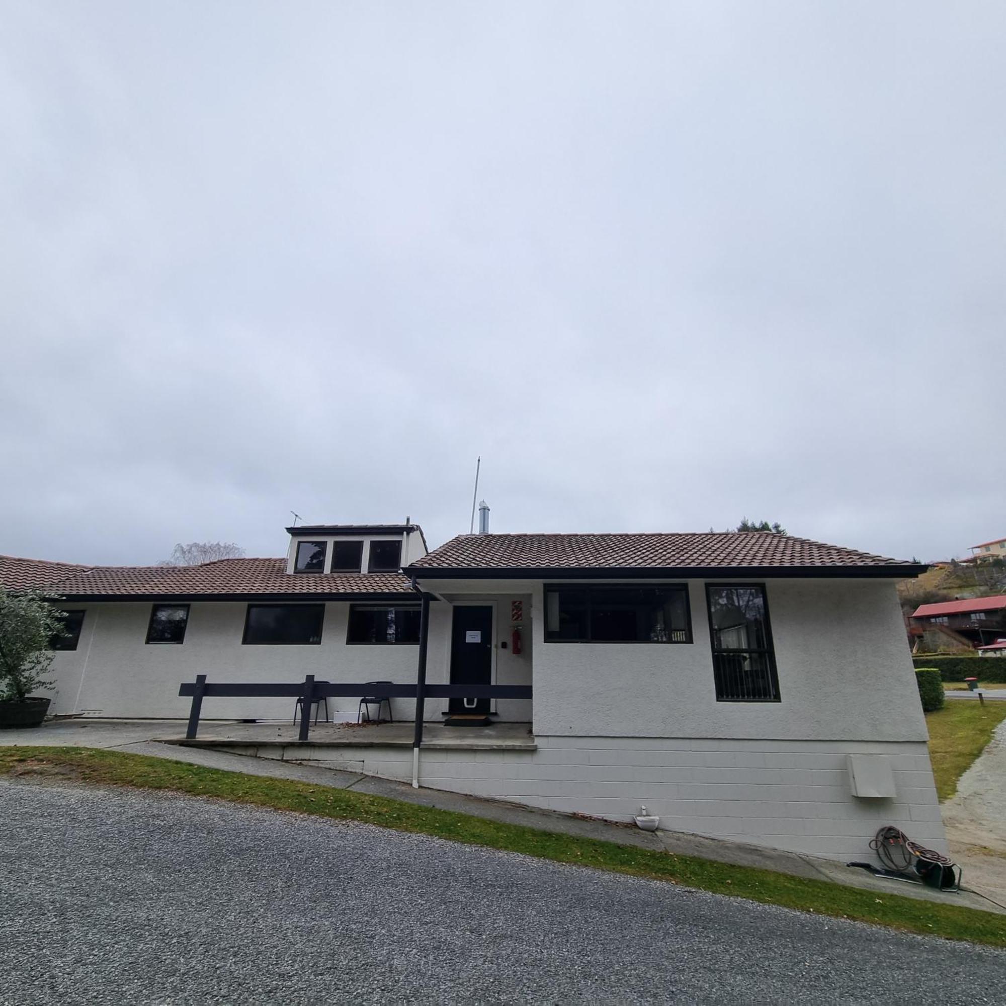 Ride Base Wanaka Apartments Екстериор снимка