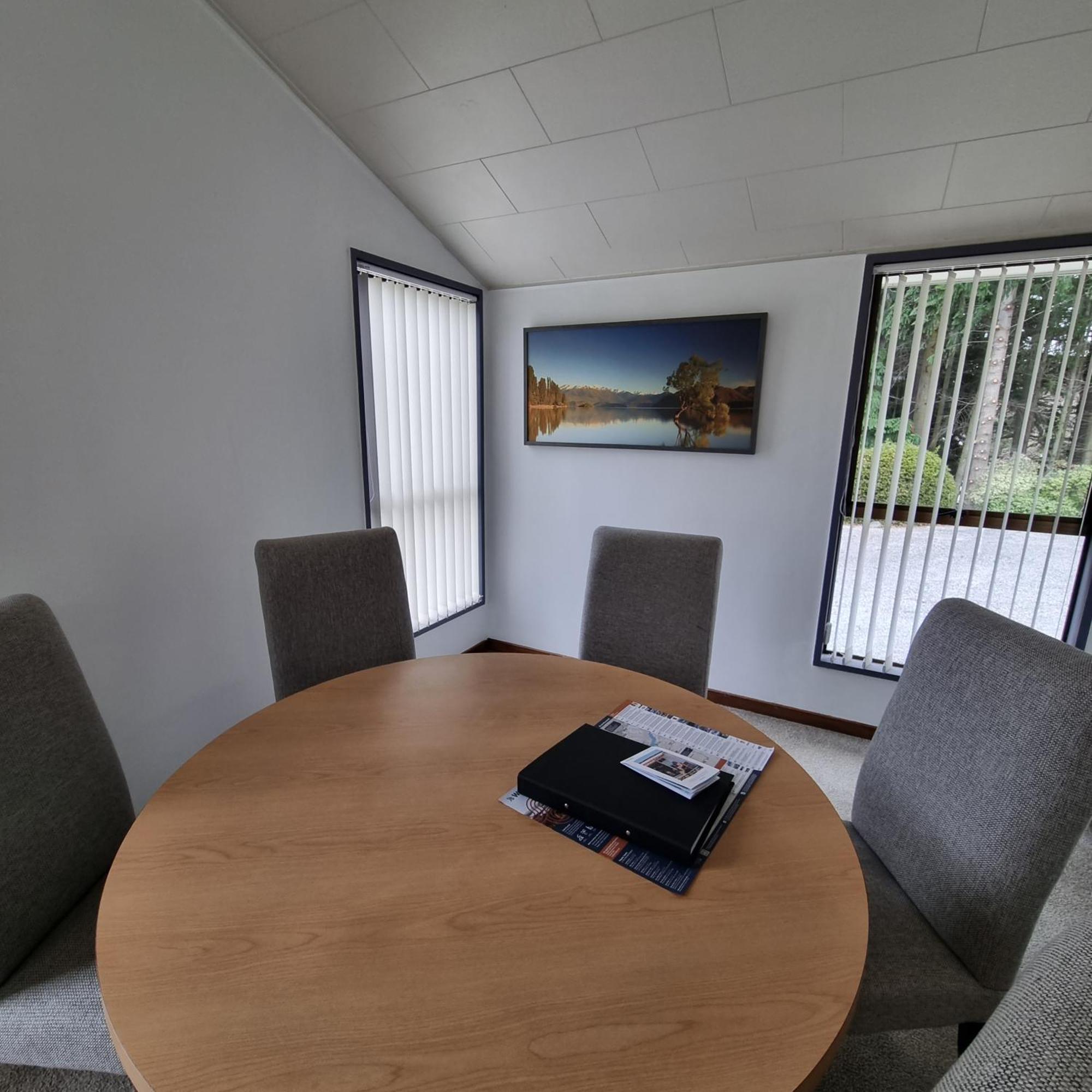 Ride Base Wanaka Apartments Екстериор снимка