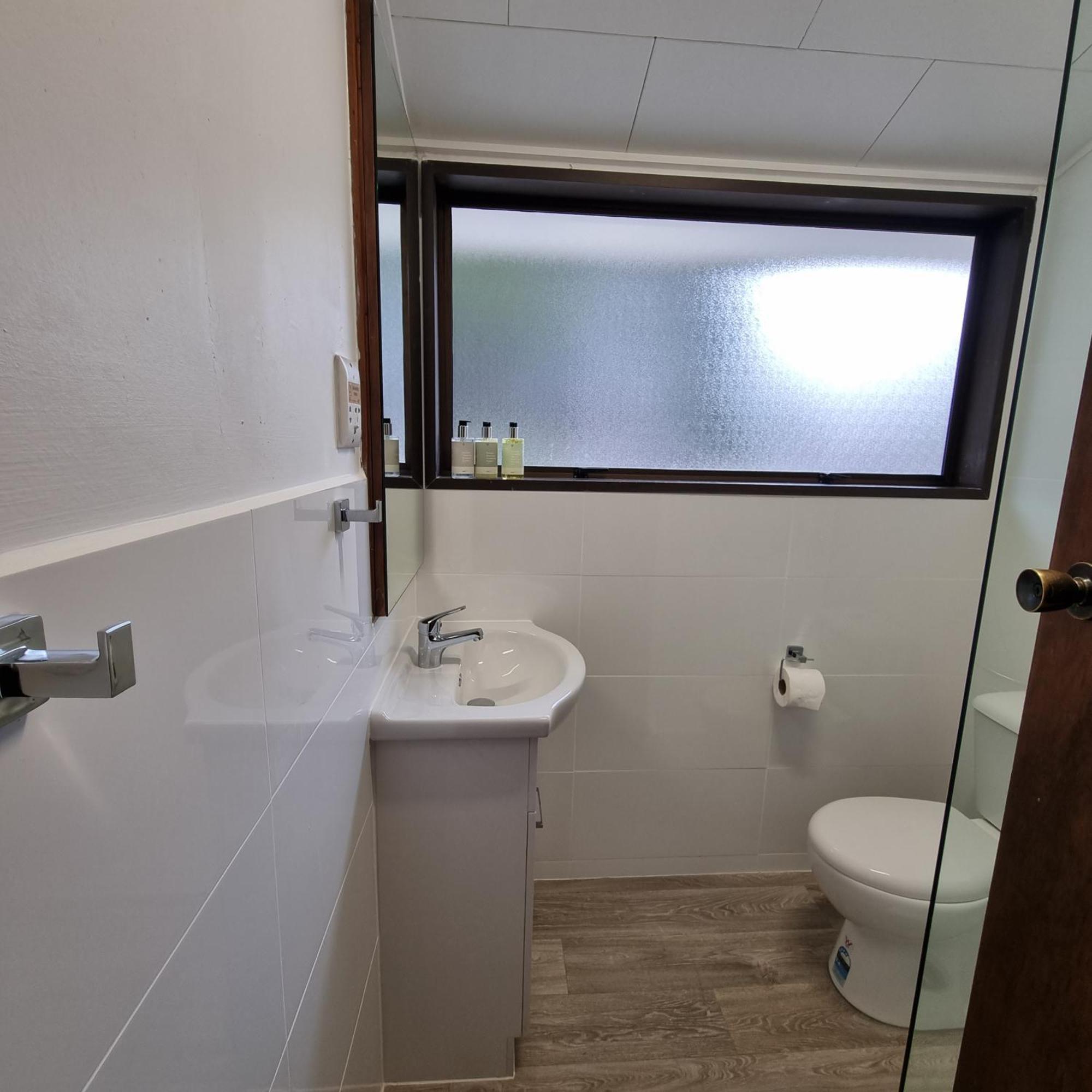 Ride Base Wanaka Apartments Екстериор снимка