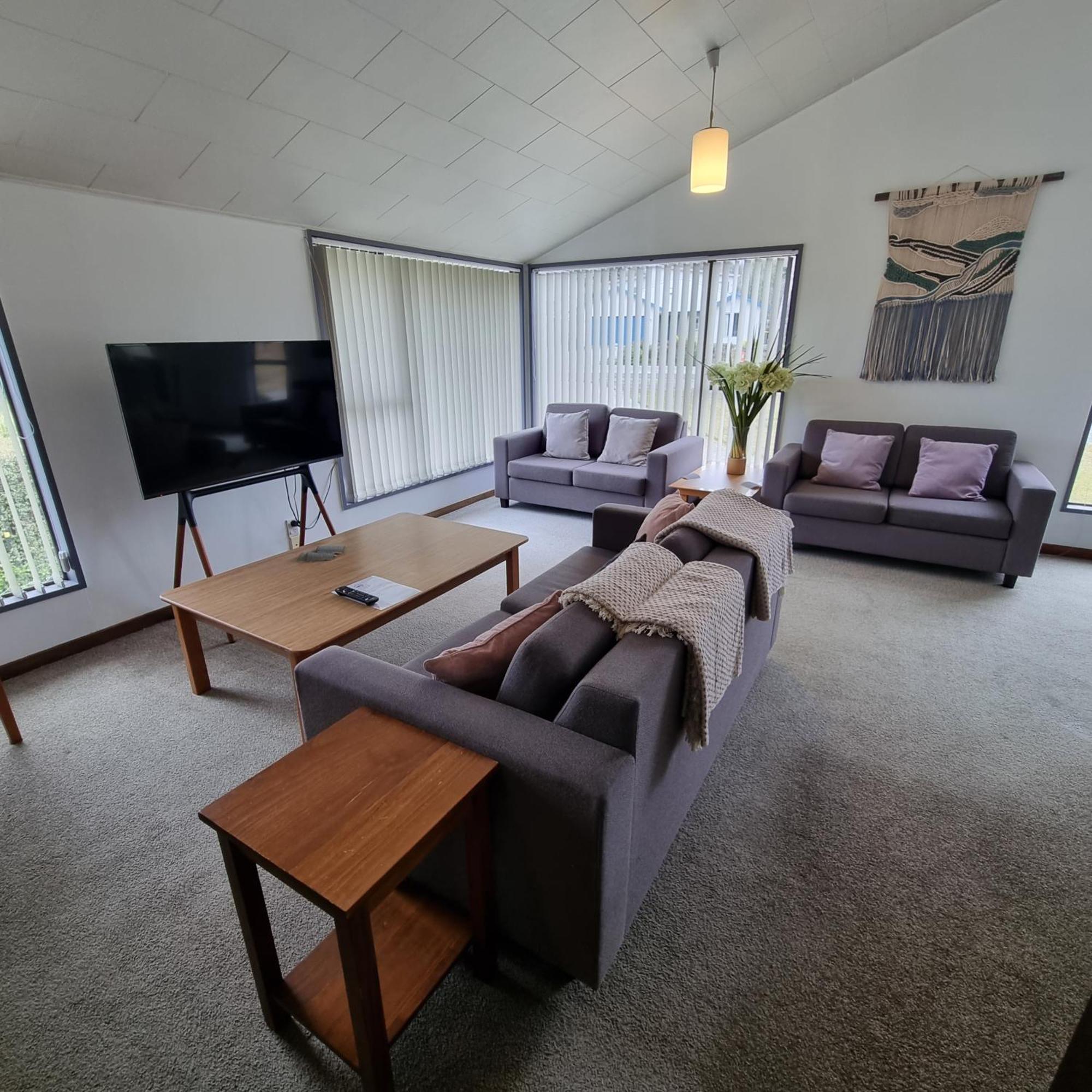 Ride Base Wanaka Apartments Екстериор снимка